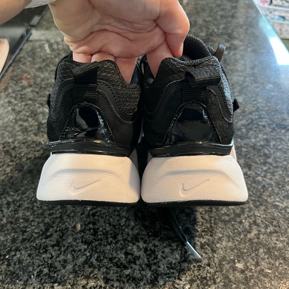 Nike Ryz - Picture 2 of 3